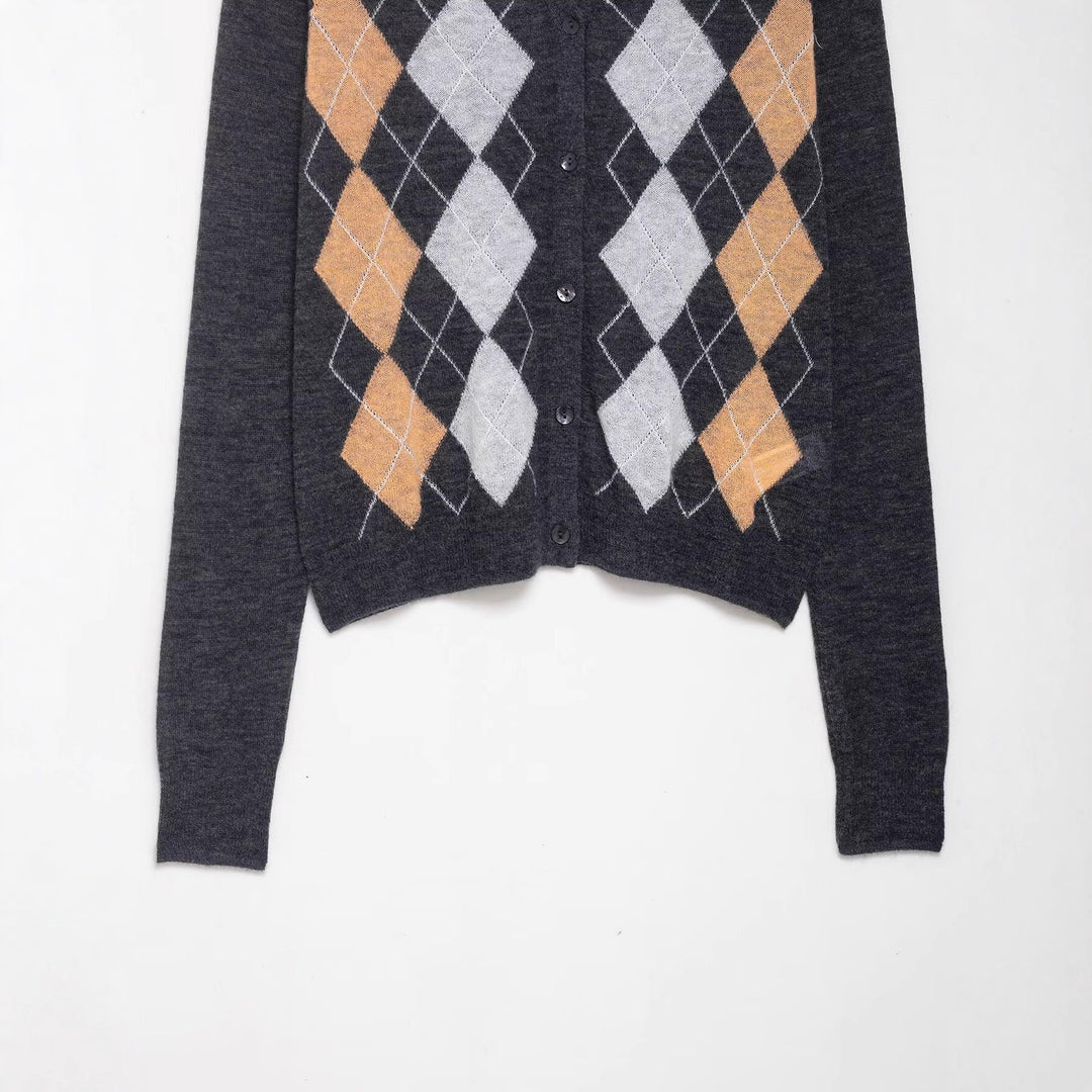Dame fashionabel cardigan med klassisk plaid mønster Stilla
