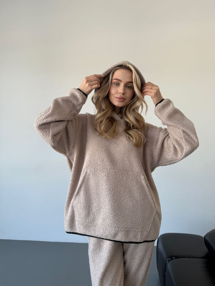 Dame Luntet Oversized Hoodie Stilla