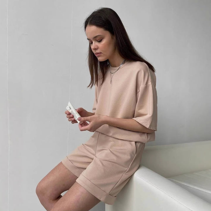 Kvinders casual lounge sæt med oversized T-shirt og shorts Skovae