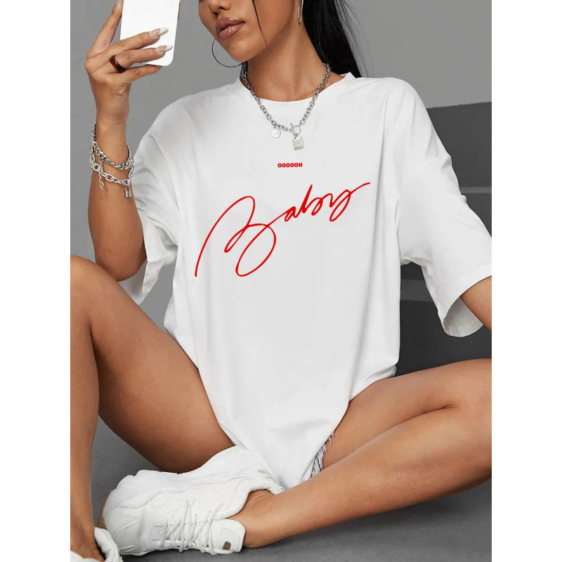 Dame T-Shirt med kunstnerisk statement-tryk og oversized snit Stilla