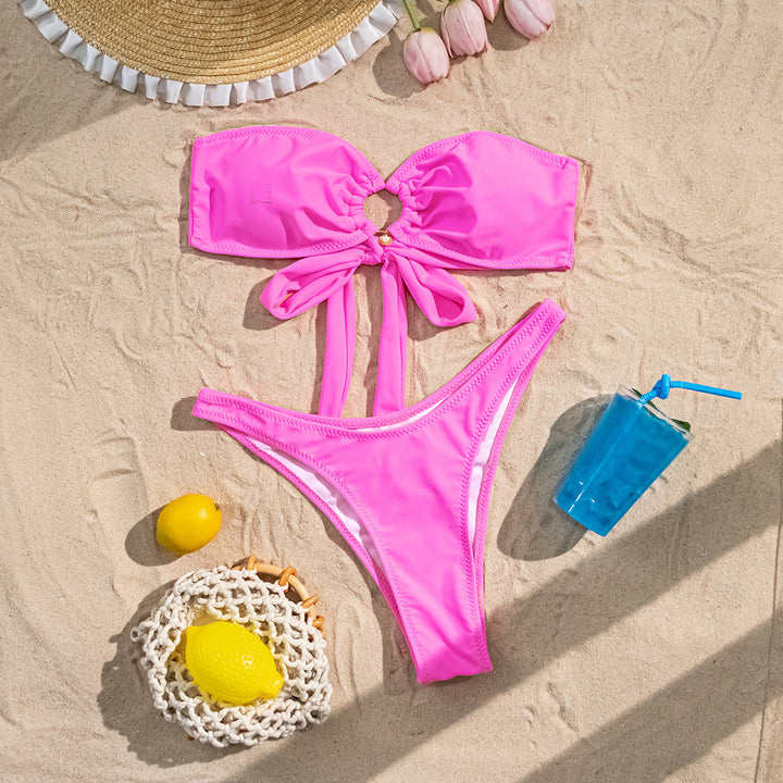 Dame Bandeau-Bikini med struktureret rynkning og elegant ringpynt Stilla