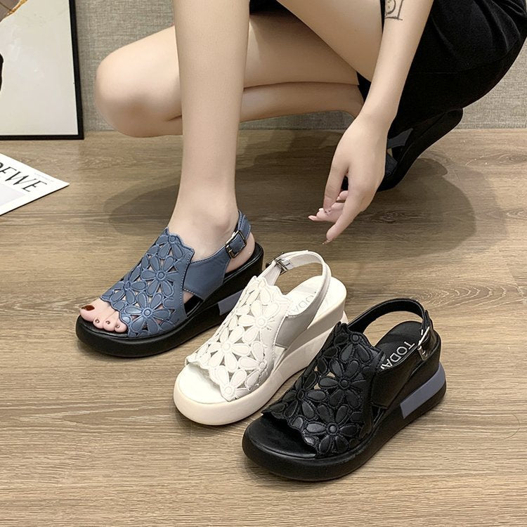 Dame Plateau-sandaler med elegant blomsterdesign og komfortabel sål Stilla