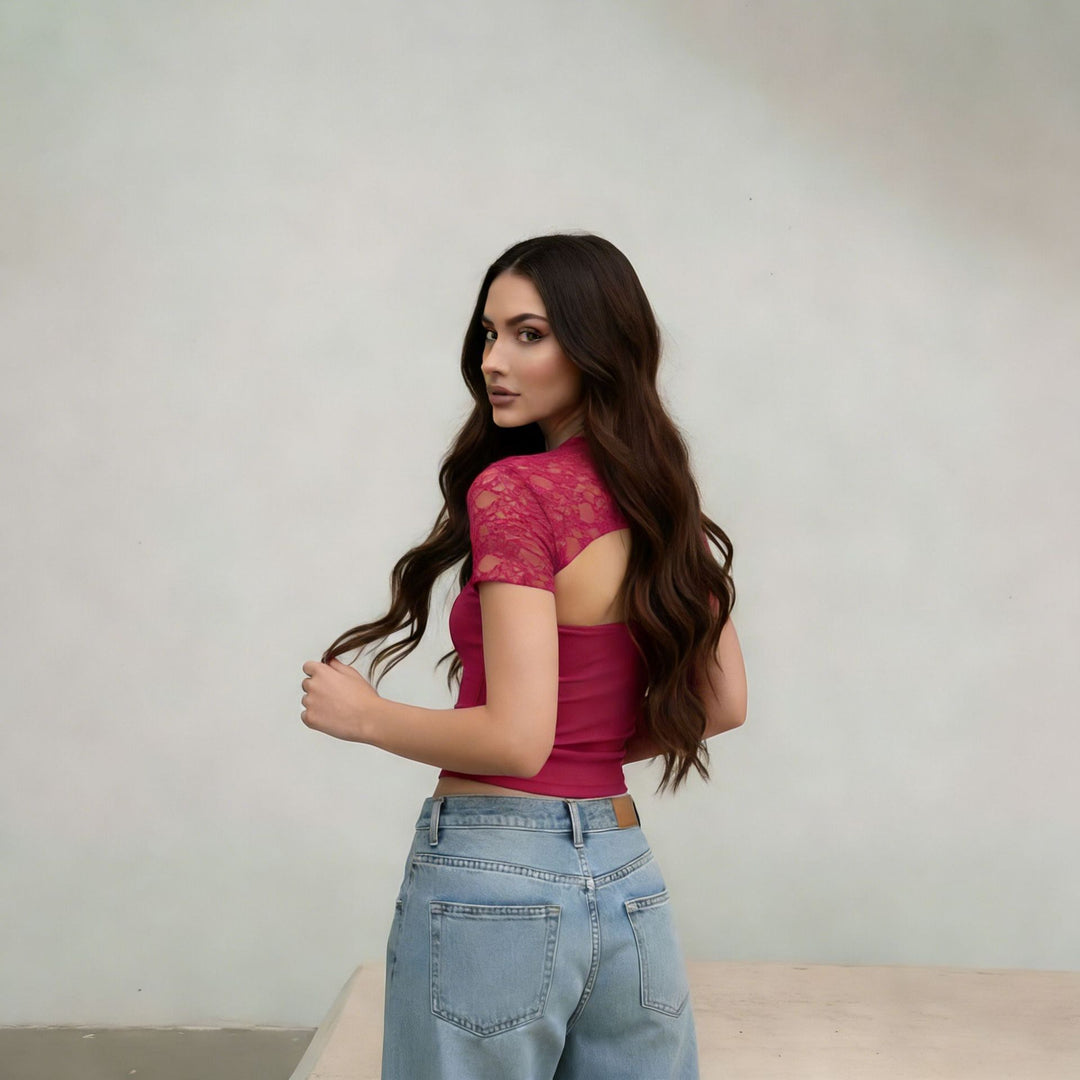 Dame Cropped Top med blonder og tætsiddende snit Skovae