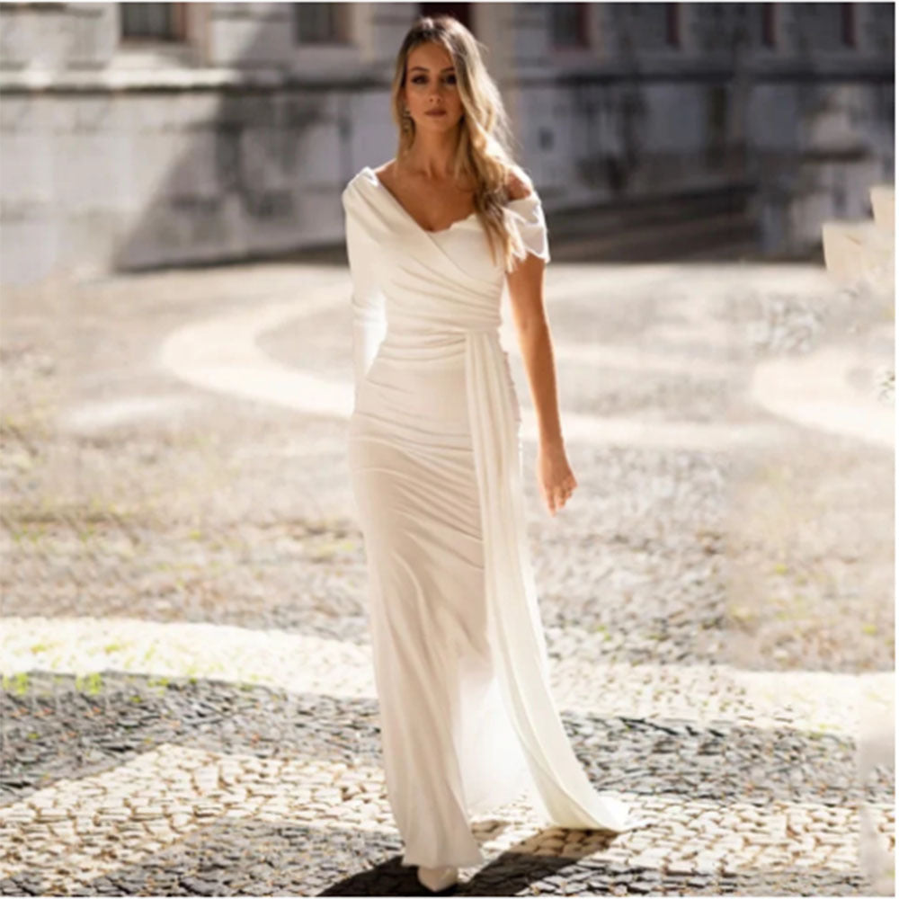 Dame elegant brudekjole med flydende design Stilla