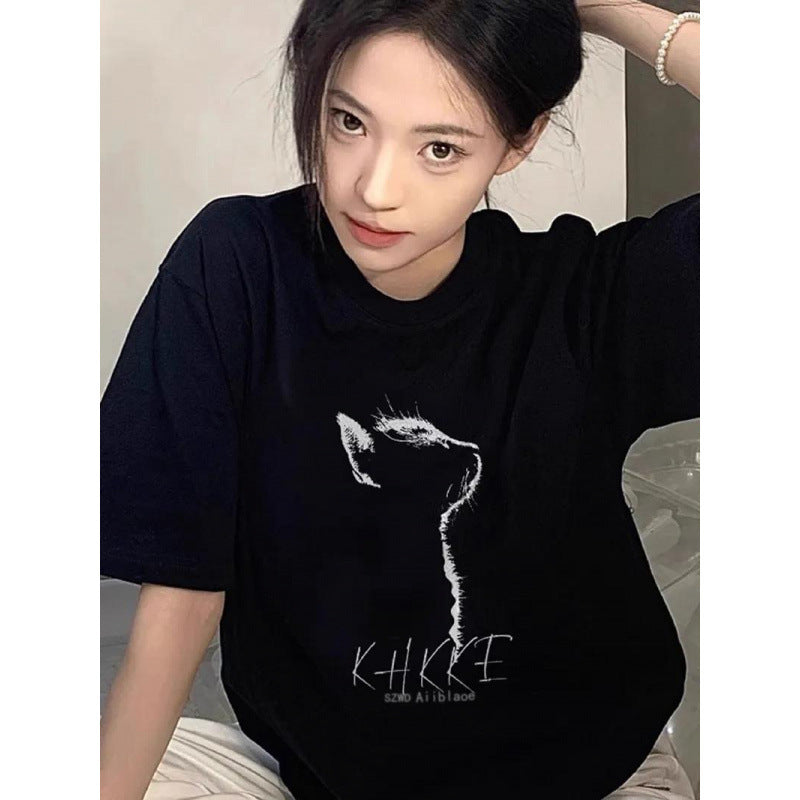 Dame T-shirt med kreativ kattemotiv og afslappet snit Stilla