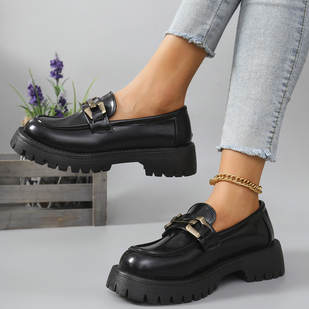Dame Chunky Loafers med robust profil og elegante metalakenter Stilla