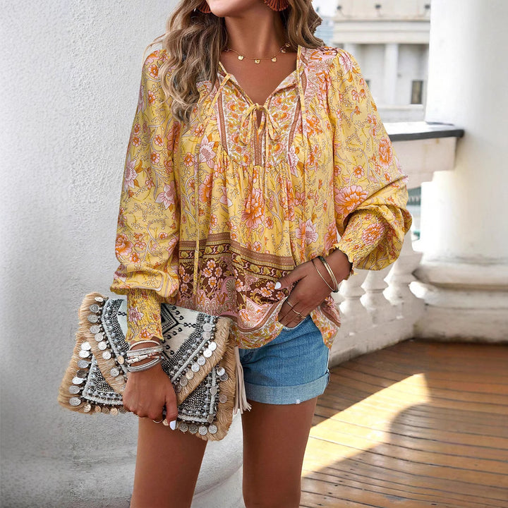 Dame Boho-bluse med florale detaljer Stilla
