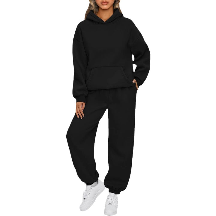 Kvinders behagelige hoodie sæt lavet af blødt sweatstof Skovae