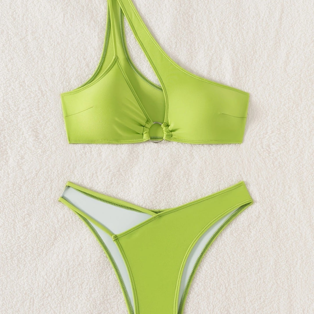 Dame sport-bikini-sæt med asymmetrisk skulderdesign og fashionable detaljer Stilla