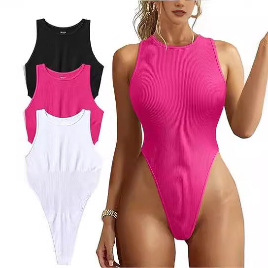 Dame badesuit med elegant, figursyet snit og høj halsudskæring Stilla