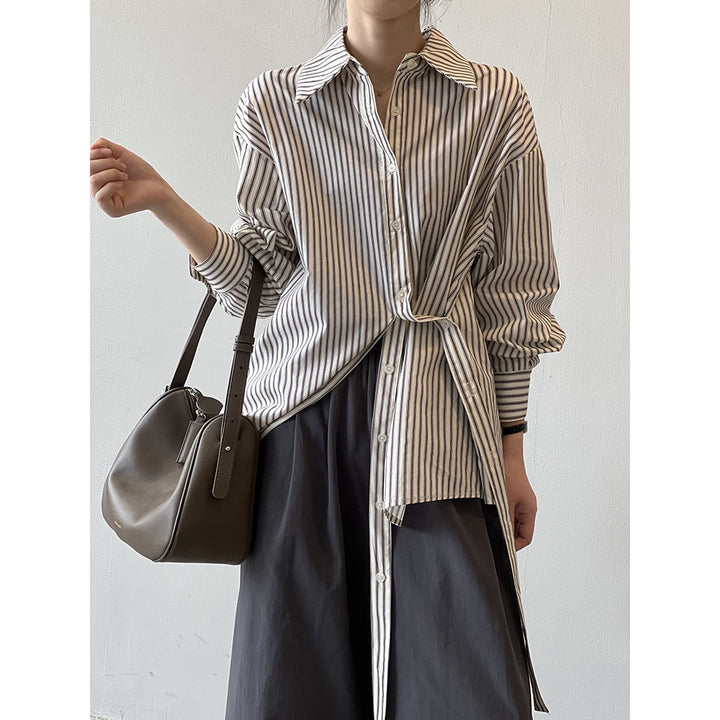 Dame afslappet bluse med V-hals og stribet design Stilla