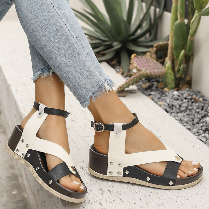 Dame moderne Wedge-sandaler i sporty stil med flettede remme og skridsikker sål Stilla