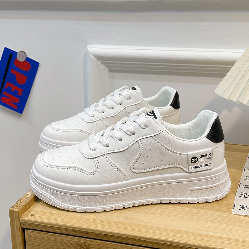 Dame Sneakers med komfortabel plateau-sål og åndbar inderside Stilla