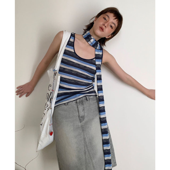 Dame tanktop med moderne stribemønster og trendy tørklæde Stilla