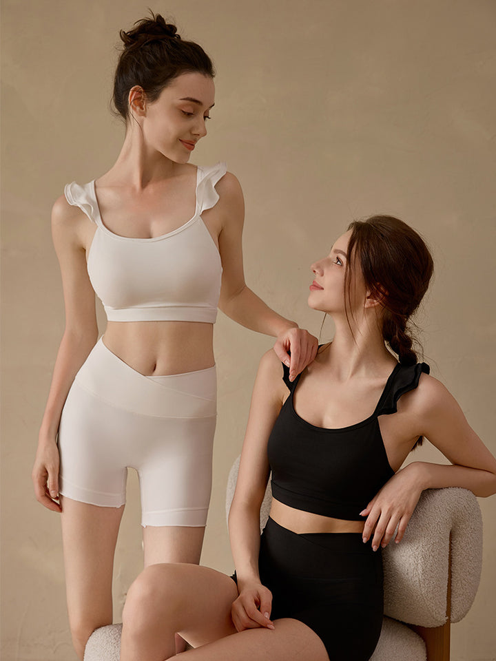 Damer Sporty Crop-Top og High-Waist Shorts Sæt med Flæsedetaljer Stilla