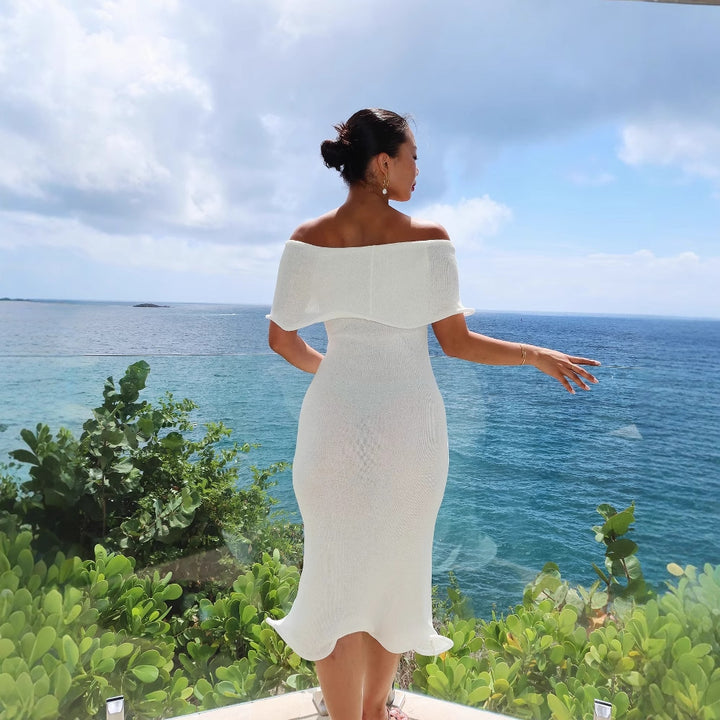 Dame elegant Off-Shoulder kjole med flydende kant og struktureret materiale Stilla