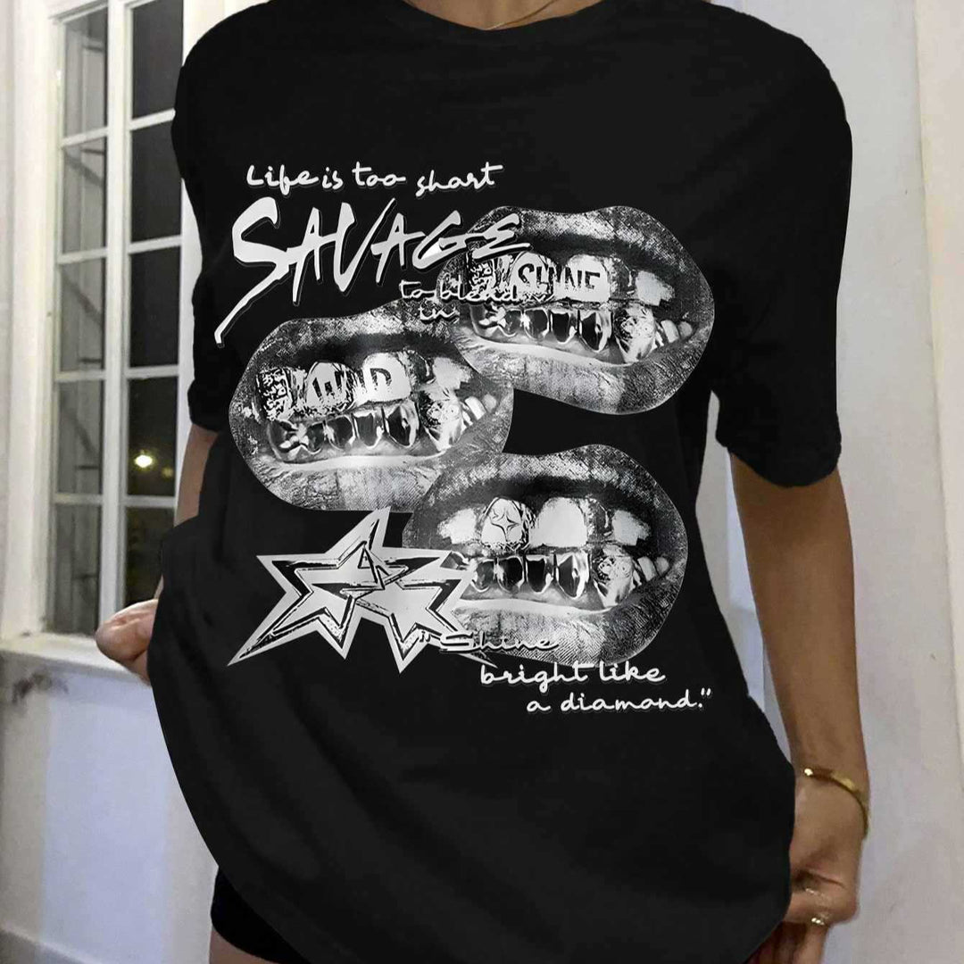 Dame T-shirt med kreativ grafikdesign og urbant statement Skovae