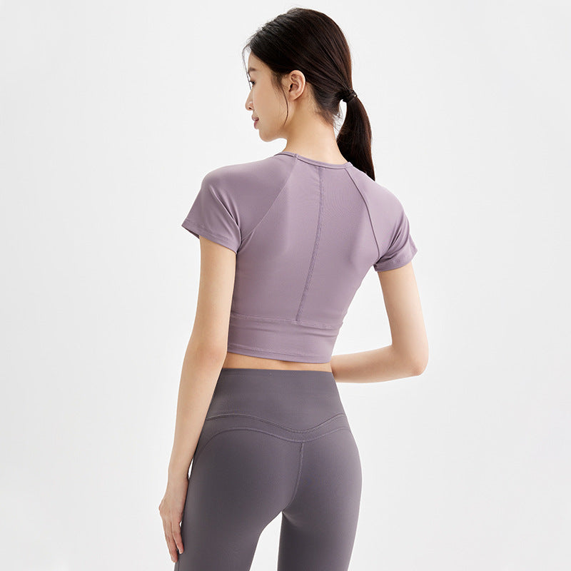 Dame sporty kortærmet crop-top med åndbare indsatser og elastisk pasform Stilla