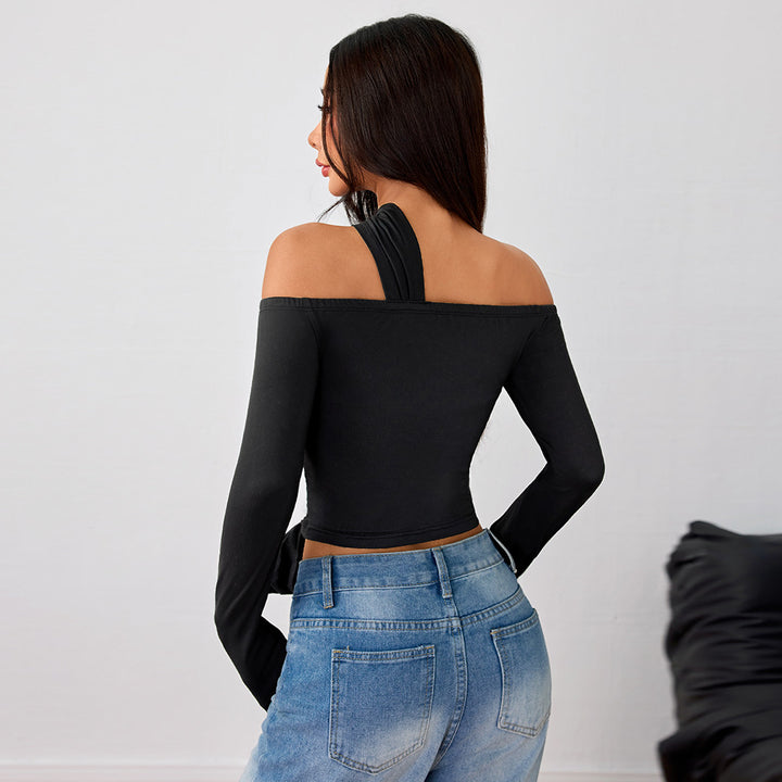 Kvinders asymmetrisk indpakket top med moderigtigt halterneck-design og elegant samling Stilla