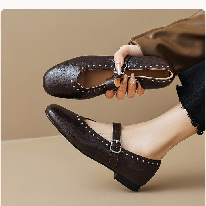 Dame Mary Jane Ballerinas med elegant rem og glitrende nitter Stilla