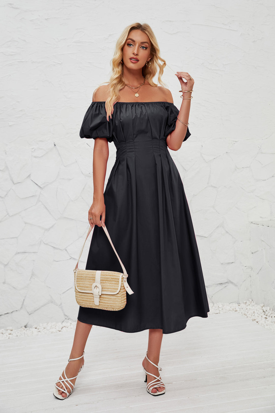 Dame Off-Shoulder Maxikjole med volumniøse puffærmer og tætsiddende snit Stilla