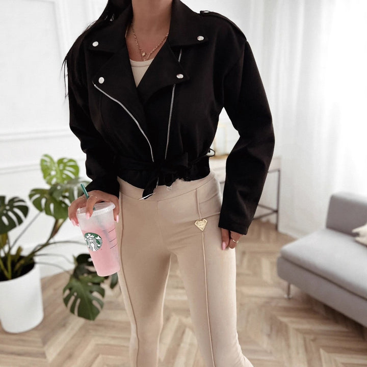 Damer elegant og fashionable faux læder bikerjakke med bælte Stilla