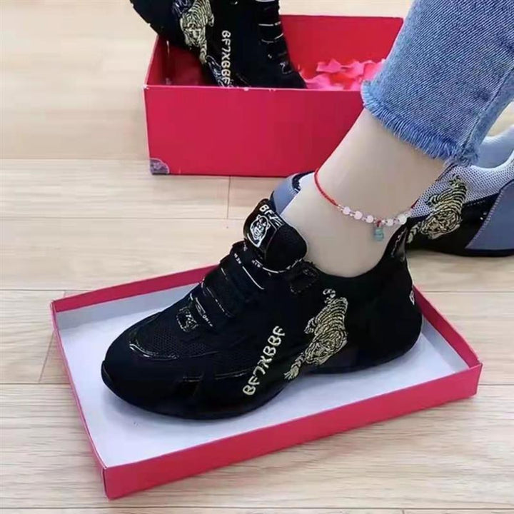 Dame mode sneakers med dyremotiv og åndbart overmateriale Stilla