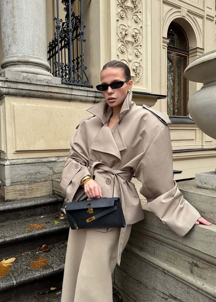 Stilla | Bælte cropped trenchcoat