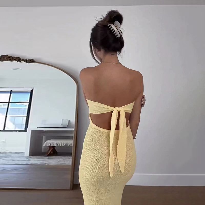Dame maxikjole med elegant bandeau-udskæring og minimalistisk silhuet Skovae