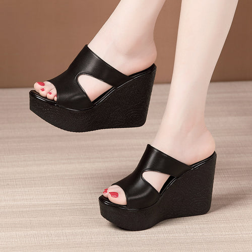 Dame Wedge-sandaler med moderigtigt cut-out-design og komfortabel sål Stilla