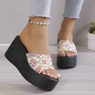 Dame plateau-sandaler med legende hjerte-design Stilla