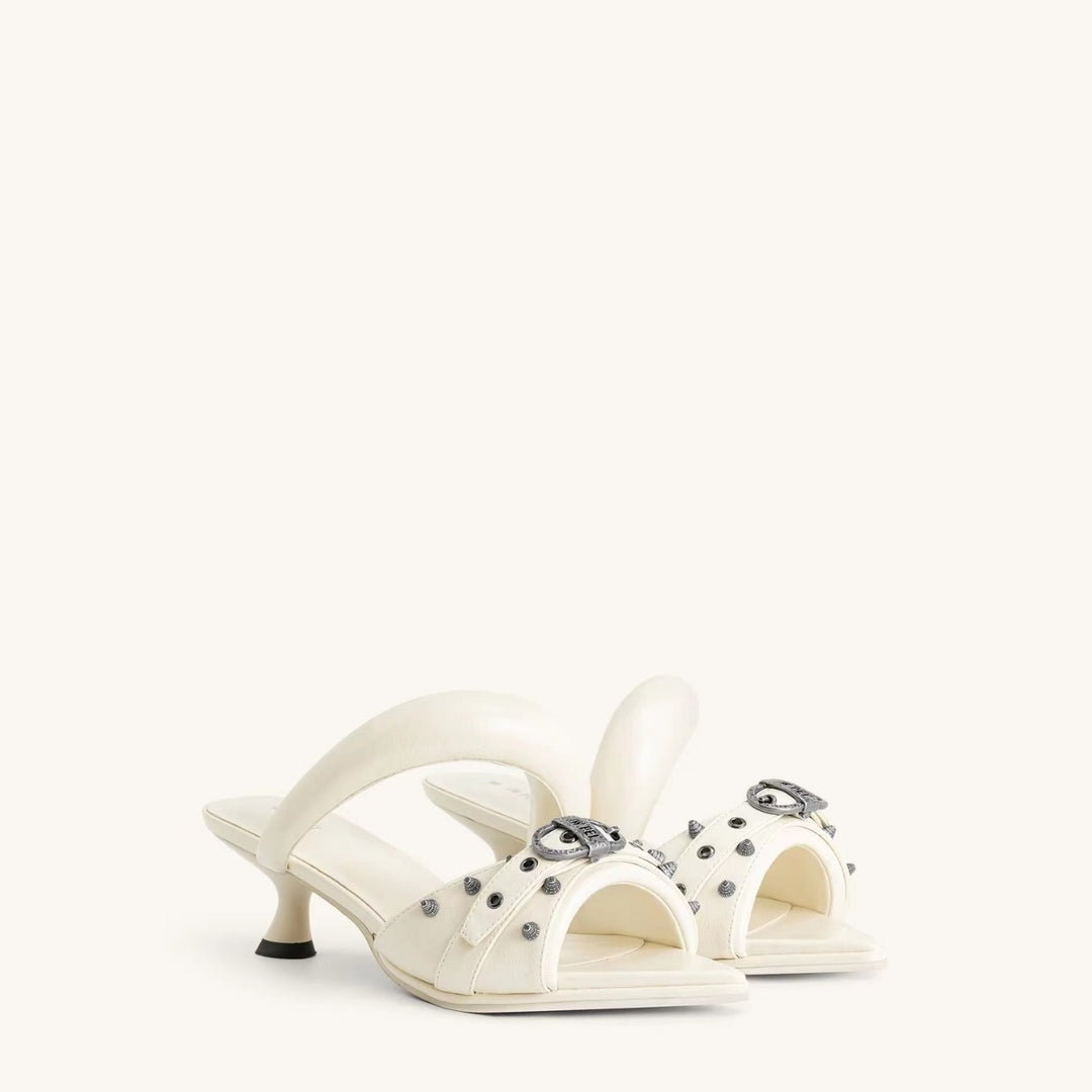 Femme High-Heel Slide Sandaler med dekorativ drejestroppem Stilla