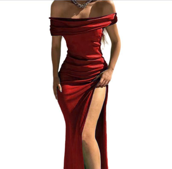 Dame Off-Shoulder Maxikjole med raffineret benåbning og flydende stof Stiila