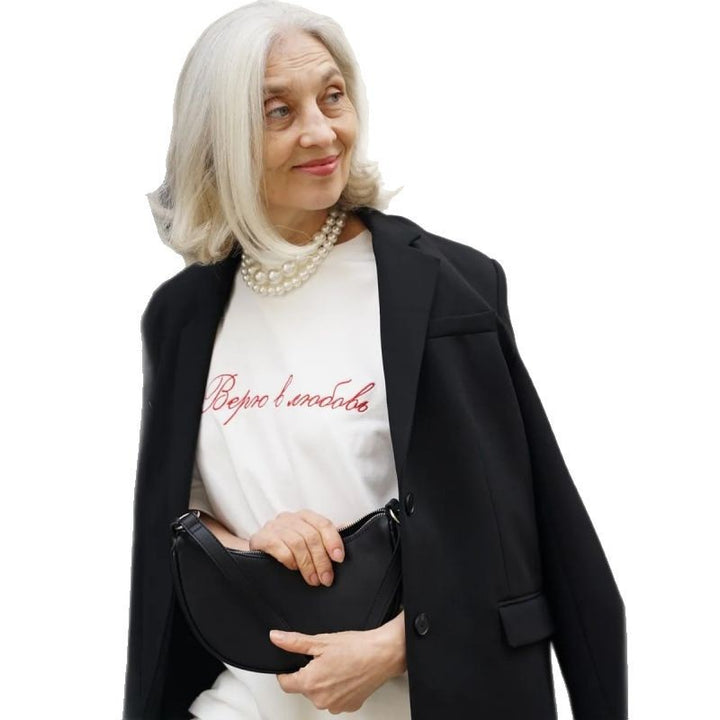Dame T-shirt med romantisk skrift og afslappet pasform Stilla