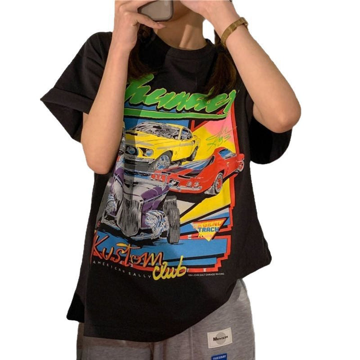 Dame T-shirt med kreativ retro-bil-design og afslappet snit Stilla