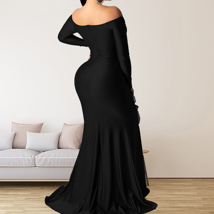 Dame Elegant og figursyet aftenkjole med off-shoulder-ærmer Stilla