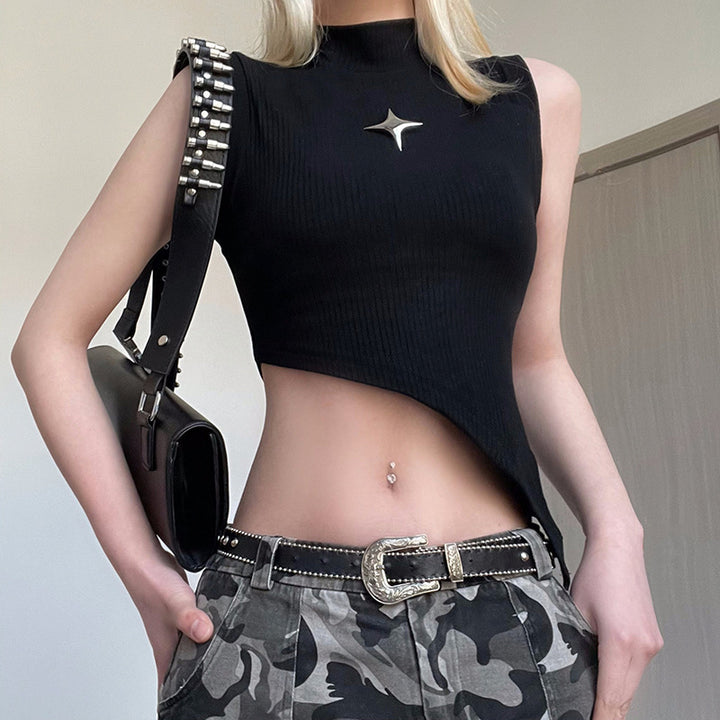 Dame asymmetrisk crop-top med moderne design og dekorative detaljer Skovae