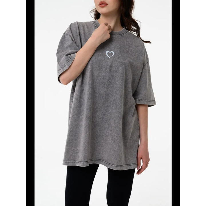 Dame Oversized T-shirt med hjerteformet tryk og afslappet pasform Stilla