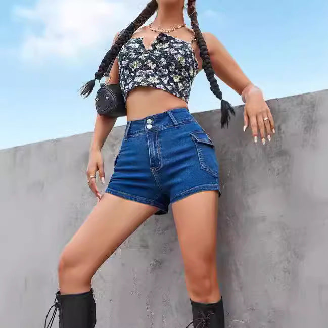 Dame højtaljede denim shorts med praktiske sidelommer og figursygtende snit Stilla