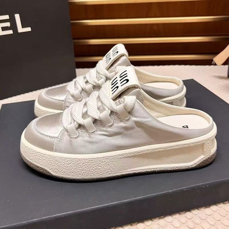 Dame mode Sneakers med åndbart overmateriale og sporty design Stilla