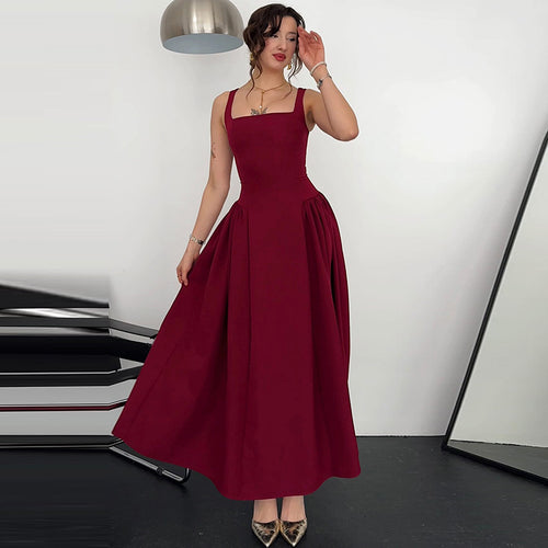 Damer Elegant aftenkjole med firkantet udskæring og flydende skirt Skovae