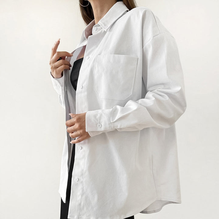 Dame Oversized Skjorte med moderne snit og brystlomme Stilla