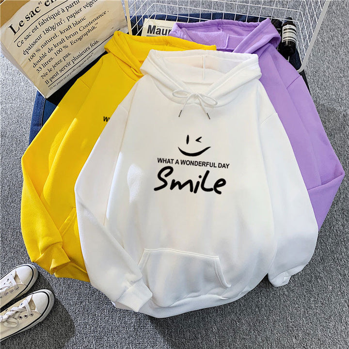 Kvinders hættetrøje med glad smileprint Skovae