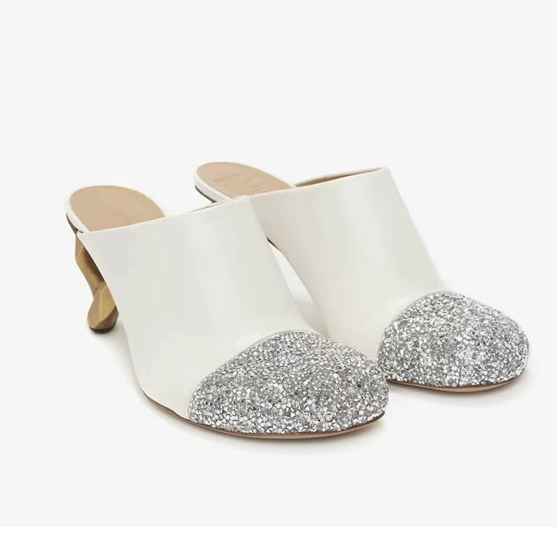 Femme Open-Toe Mules med skulpturel metallisk hæl Stilla