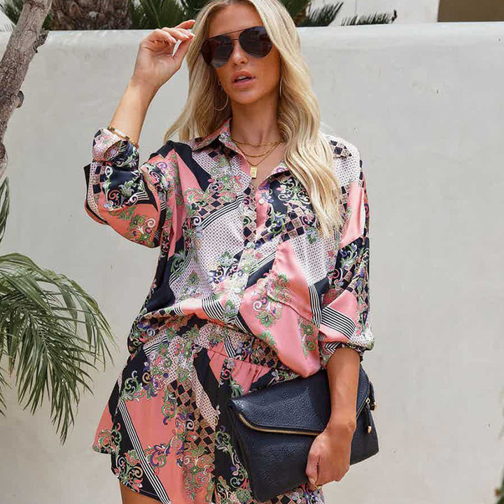 Dame luftig kortærmet bluse i fashionable mix-print Stilla