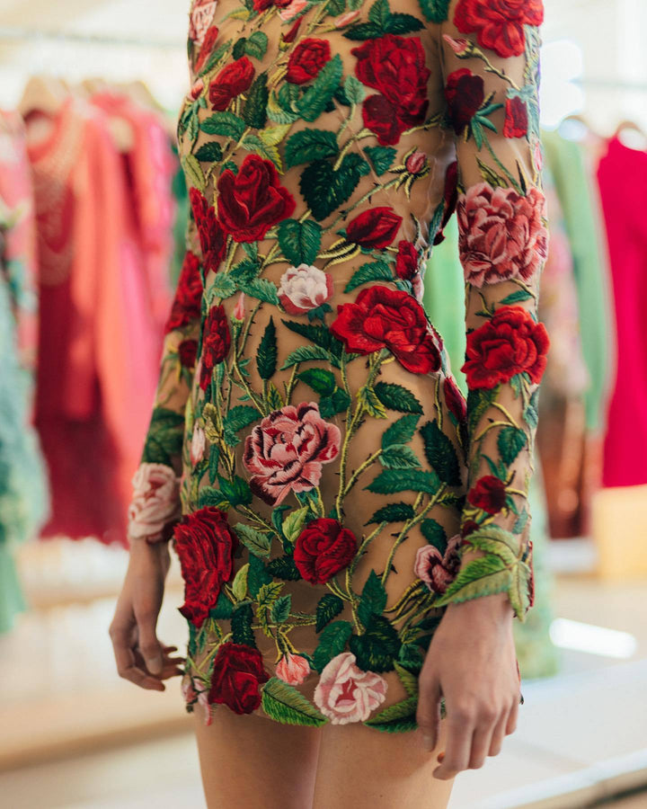 Dame spidse minikjole med florale broderier Stilla