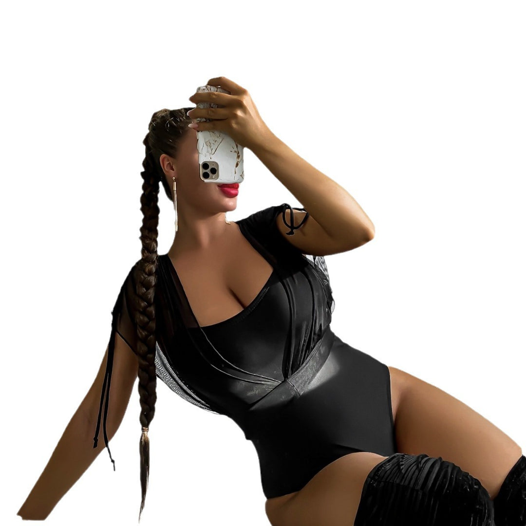 Dame En-delt Badedragt med stilfuld Overlay og fashionable Flæse detaljer Stilla
