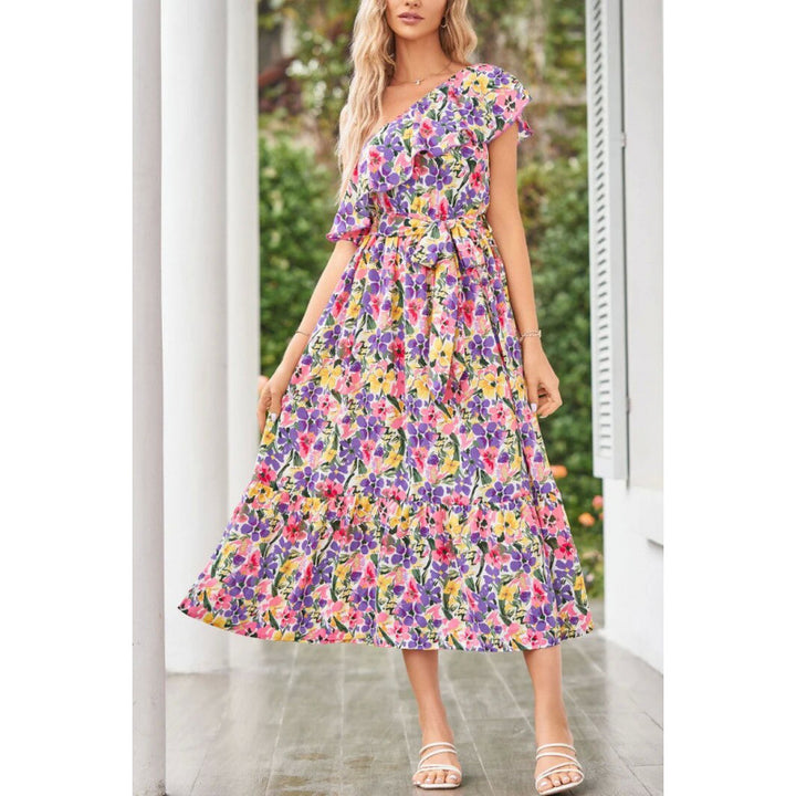Dame maxikjole med asymmetrisk snit og blomsterinspireret volangdesign Skovae