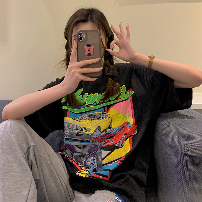 Dame T-shirt med kreativ retro-bil-design og afslappet snit Stilla