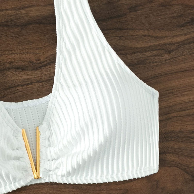Dame Højskåret Bikini med elegant Ribdesign og moderne Spænde Skovae